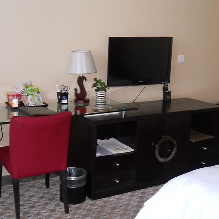 Yijing Holiday Hotel Yimeng Road Linyi  Exterior photo