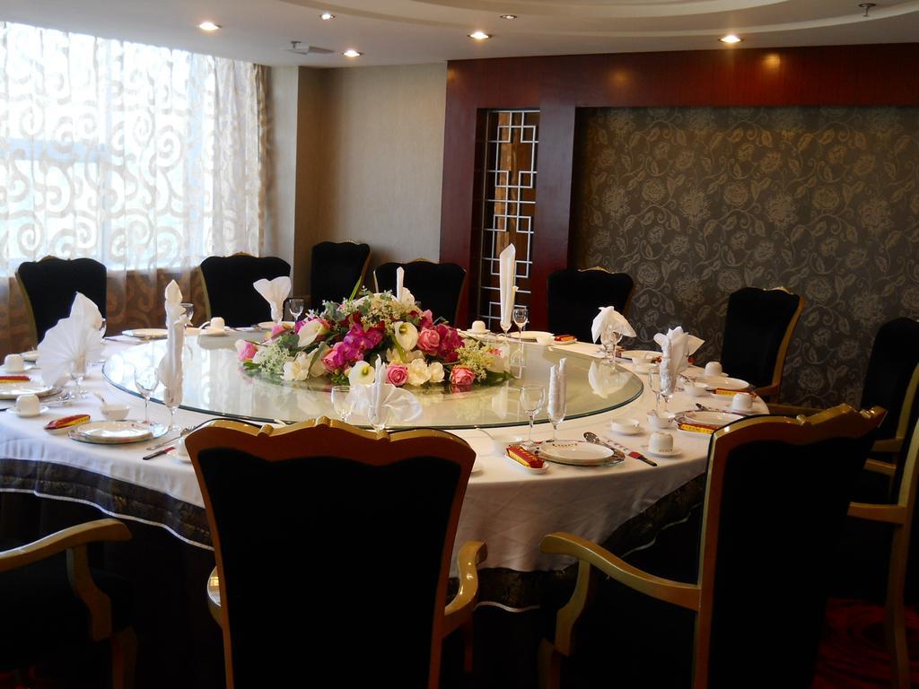 Yijing Holiday Hotel Yimeng Road Linyi  Exterior photo