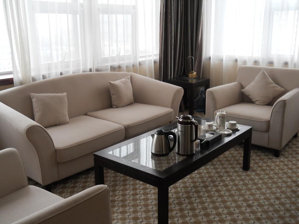 Yijing Holiday Hotel Yimeng Road Linyi  Exterior photo