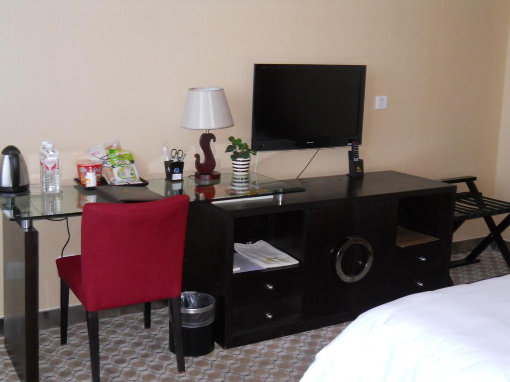 Yijing Holiday Hotel Yimeng Road Linyi  Exterior photo