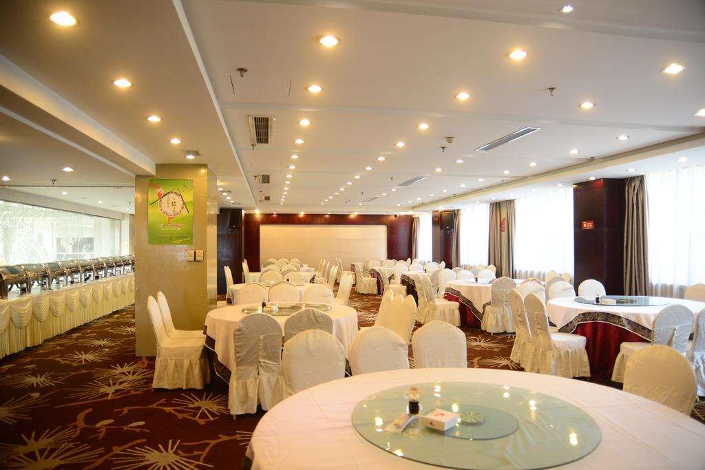 Yijing Holiday Hotel Yimeng Road Linyi  Exterior photo