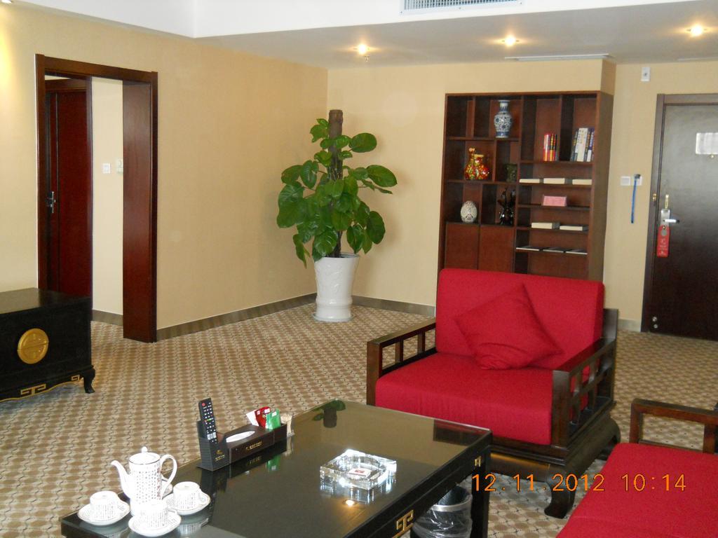 Yijing Holiday Hotel Yimeng Road Linyi  Exterior photo