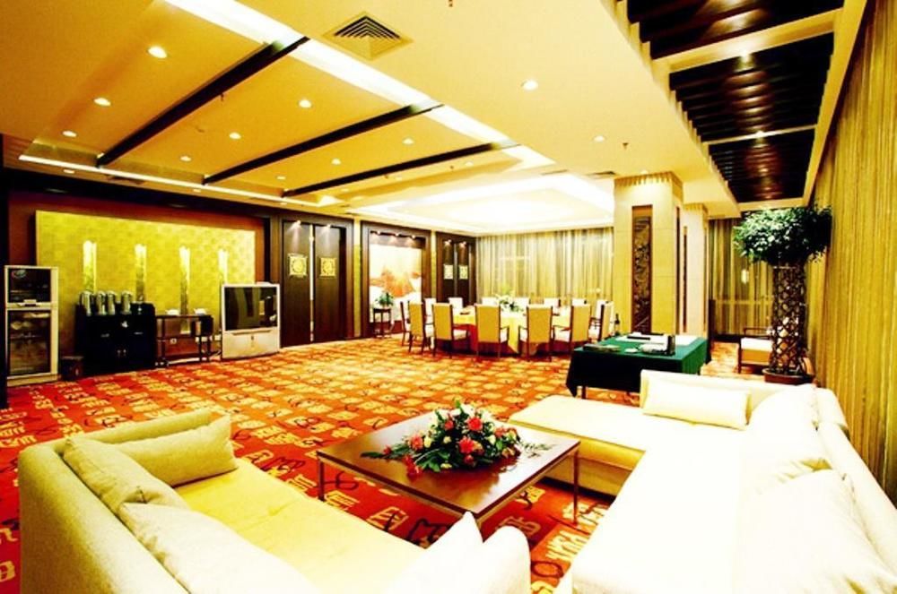 Yijing Holiday Hotel Yimeng Road Linyi  Exterior photo