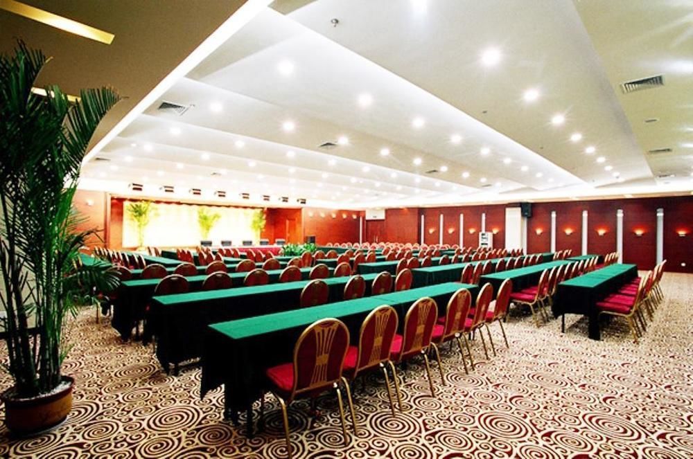Yijing Holiday Hotel Yimeng Road Linyi  Exterior photo