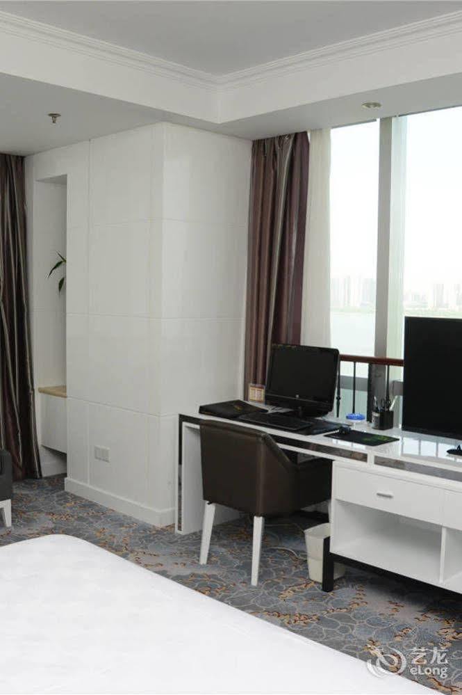 Yijing Holiday Hotel Yimeng Road Linyi  Exterior photo